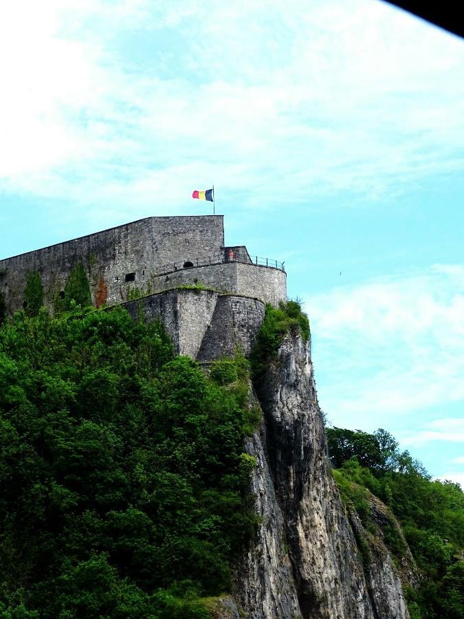 L'Entre Ciel Et Meuse Dinant Exterior photo